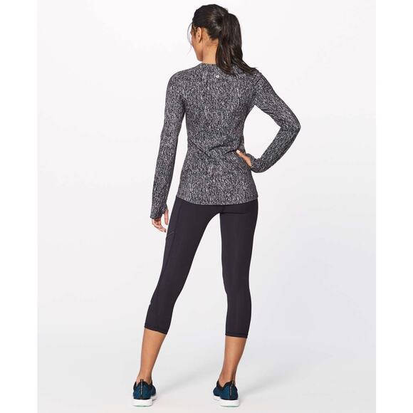 NWOT Lululemon Extra Mile Long Sleeve Top Size 2 Black White Luon Running‎ Shirt - Picture 8 of 16